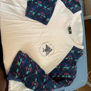 LRG quarter length sleeve shirt